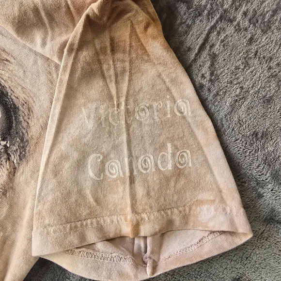 The Mountain Pug Face Dog T Shirt Size Medium Tan 2011 - Picture 5 of 6